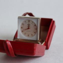 Pendulette de Voyage mécanique REVOR Montre