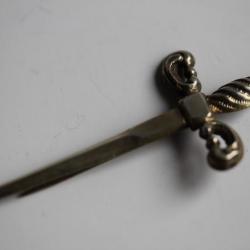Épingle à cravate épée miniature argent