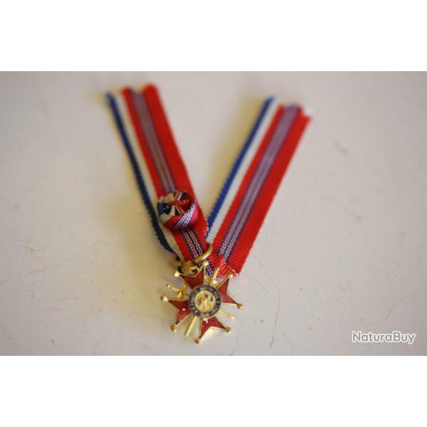 Médaille décoration Croix d'honneur Franco-Britannique réduction