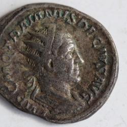 Monnaie Romaine argent Antoninien TRAJAN DÈCE VICTORIA AVG