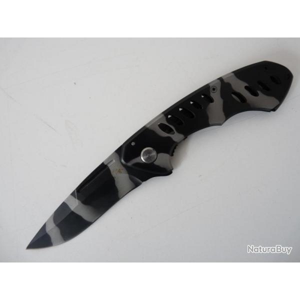 Couteau pliant style BUCK ou CRKT ? Knife