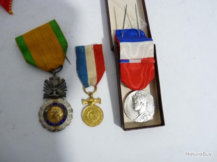 Médailles et décorations militaires et civiles