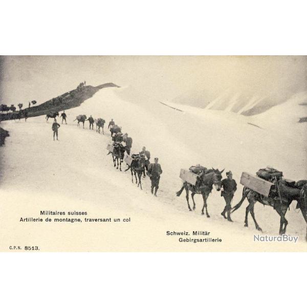 CPA Militaria Soldats Rgiment Suisse Artillerie de montagne traversant un col chevaux