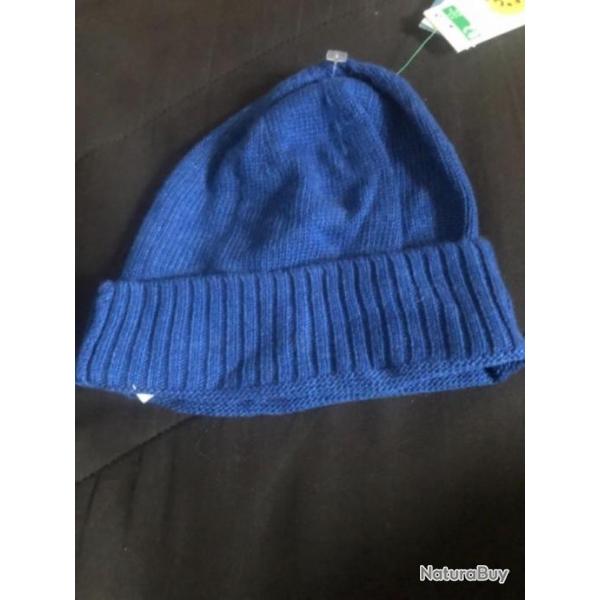 1 bonnet enfant 12 / 18 mois bleu clair benetton