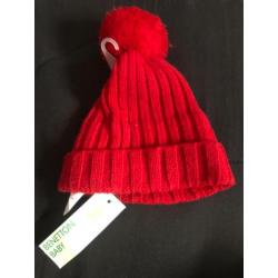 1 bonnet enfant 1 / 3 mois rouge benetton