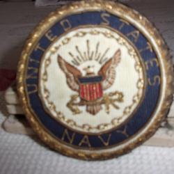 BADGE BRODEE MAIN " UNITED STATES NAVY " AVEC FILS  D'OR