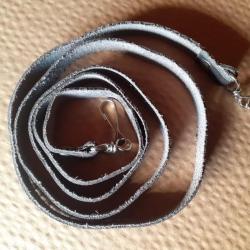 Bretelle / sautoir  en cuir, 130 cm...