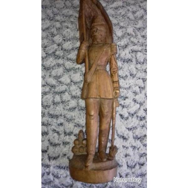 STATUETTE PORTE DRAPEAU ART POPULAIRE