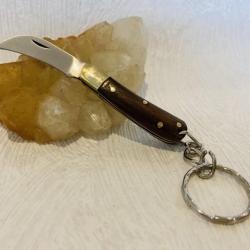 Mini couteau de poche Serpette en porte clé manche bois de palissandre.