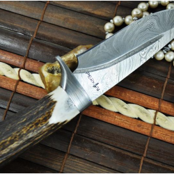 Couteau de chasse Damas et bois de cerf