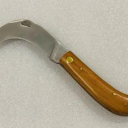 Serpette , Couteau de poche serpette crochet avec son manche en bois de teck.