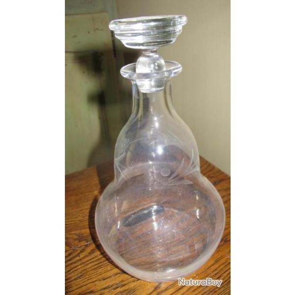 Jolie ancienne carafe  liqueur alcool ou vin N6