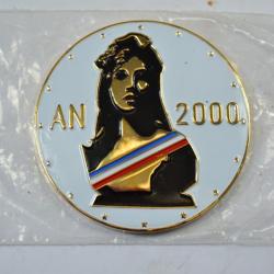 Médaille de table AN 2000 Médaille du millénaire offert par votre municipalité. Marianne