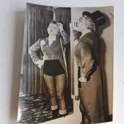 Photo Marlène Dietrich "La grand mère" cirque Barnum 1937