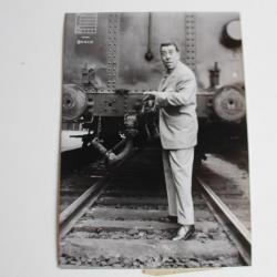 Photo acteur FERNANDEL locomotive gare Saint-Lazare 1953 AGIP Cohen
