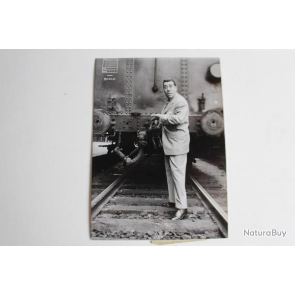 Photo acteur FERNANDEL locomotive gare Saint-Lazare 1953 AGIP Cohen