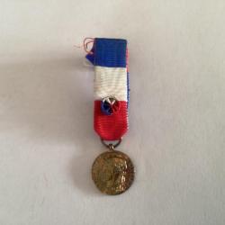 Superbe miniature médaille d'honneur du travail (ordonnance 30 ans)