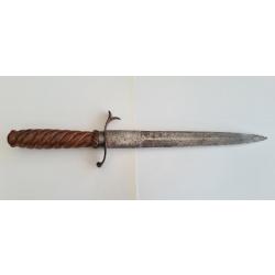 Elegante dague de chasse ou de défense