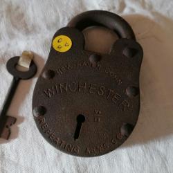 rare cadenas winchester en métal avec sa cle