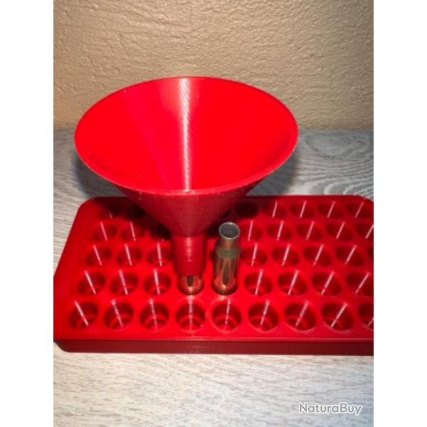 Entonnoir rouge spcialement conu pour le rechargement des calibres 308 winchester ( 7,62 x 51 )