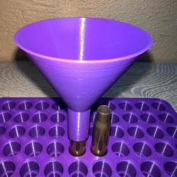Entonnoir violet spécialement conçu pour le rechargement des calibres 308 winchester ( 7,62 x 51 )