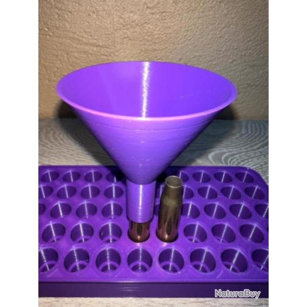 Entonnoir violet spcialement conu pour le rechargement des calibres 308 winchester ( 7,62 x 51 )