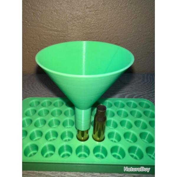 Entonnoir vert clair spcialement conu pour le rechargement des calibres 308 winchester (7,62 x 51)