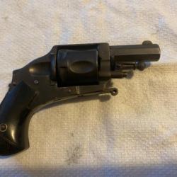 Petit revolver VELODOG calibre 320