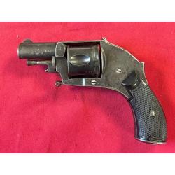 Intéressant revolver "Puppy Hammerless" cal.380 PC (462)