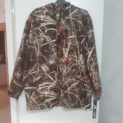 Veste de chasse neuve jamai porté  payé 100 euro je la fait 50 euro