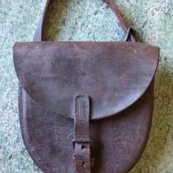 Superbe sacoche cuir de fer a cheval authentique 1 ère guerre mondial avec son fer clou et boulon
