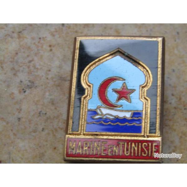 insigne pucelle  Marine en Tunisie , fond noir, dos lisse grav, 2 pastilles navale nationale marin