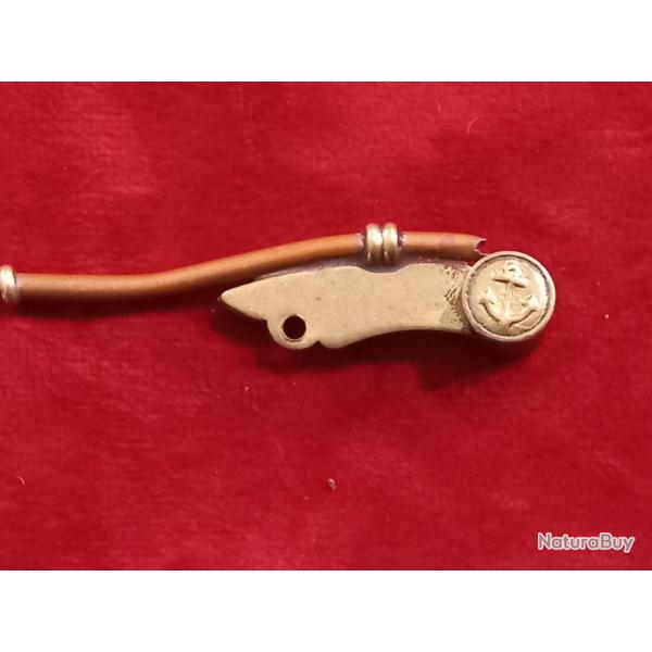 3 porte clefs  miniatures objets  nautiquesEn bois laiton et cuivre