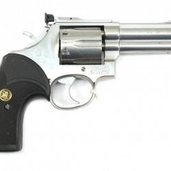 Revolver Smith et Wesson 686 calibre 357 magnum canon 4 pouces