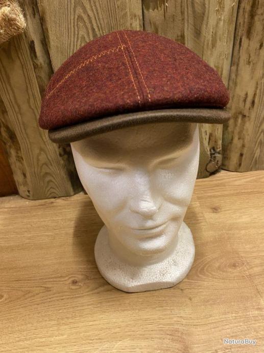 Casquette plate pure laine vierge couleur bordeaux