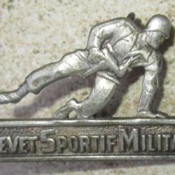 Brevet Sportif Militaire, argenté, dos guilloché, déposé, épingle