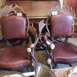 Magnifiques fauteuils en bois de cerf et de daims, conviennent pour château ou....