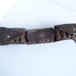 E26) ceinture cartouchi&egrave;re de luxe 3 compartiments = en p&eacute;cari doubl&eacute; de cuir fin )