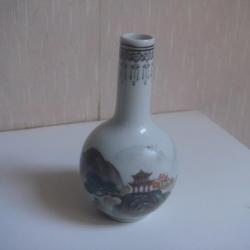 vase soliflore ancien en porcelaine de chine hauteur 13,5 cm