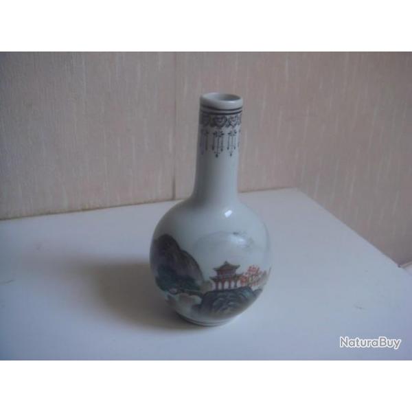 vase soliflore ancien en porcelaine de chine hauteur 13,5 cm