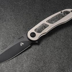Couteau CMB Made Knives Knight Gray Manche Titane Lame Acier M390 IKBS Wire Lock Clip CMB07G