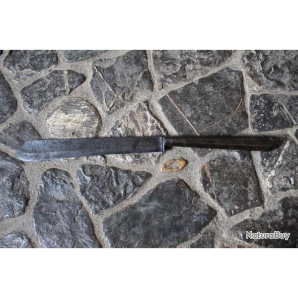 BALI  couteau   sacrificiel  de   PEMANGKU      CIRCA   1800