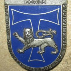 Ecole des Sous Officiers d'Active Transmissions, lion en relief
