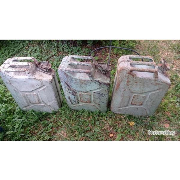 JERRYCANS ANGLAIS WW2 dats 1944