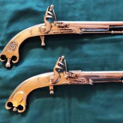 Paire de Pistolet  Haiglands répliques tir à blanc ou autres.