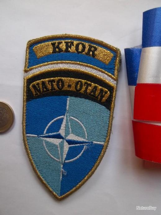 ECUSSONS MILITAIRE KFOR NATO OTAN KOSOVO FRANCE  