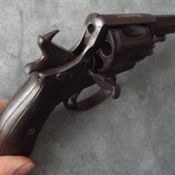 Bon revolver de type l'Agent fabrication Liègeoise pour l'export cal 8mm avec sécurité.