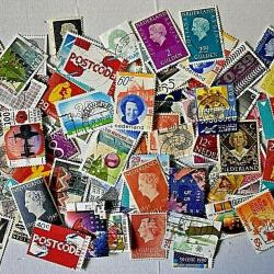 Lot PB1 de 100 timbres des Pays Bas oblitérés tous différents