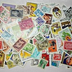 Lot HNG2 de 100 timbres d'Hongrie oblitérés tous différents