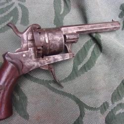un revolver type de Lefaucheux
